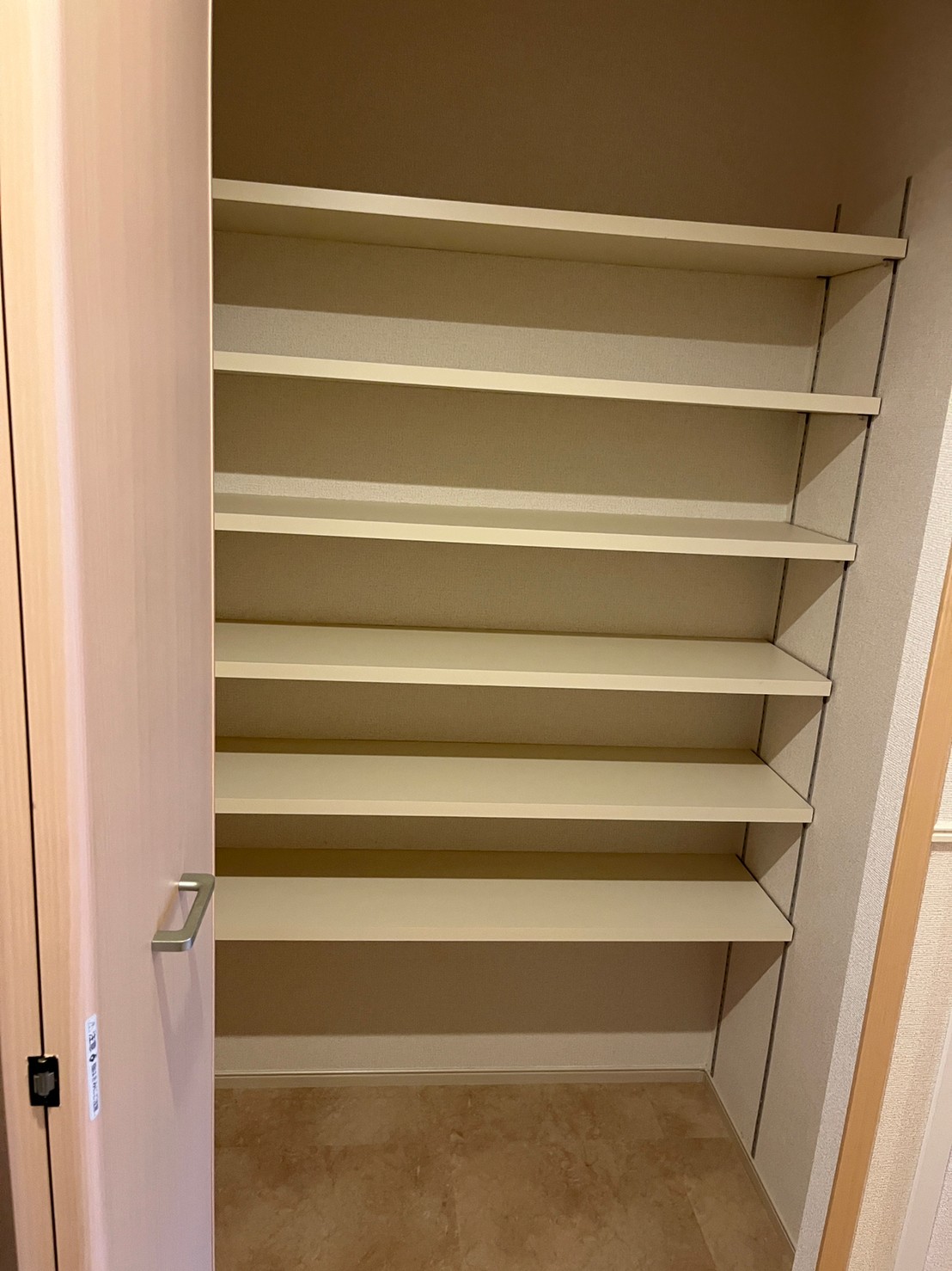 玄関　※同建物別部屋