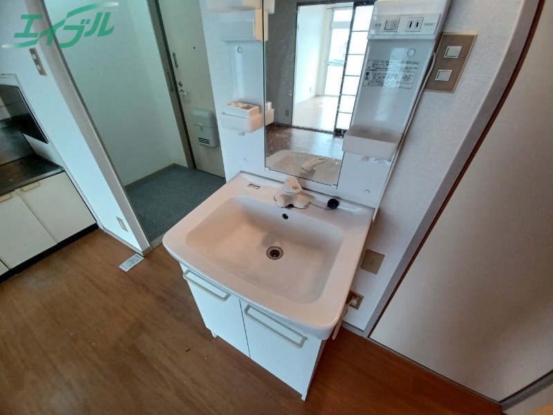 洗面設備　反転タイプ参考写真