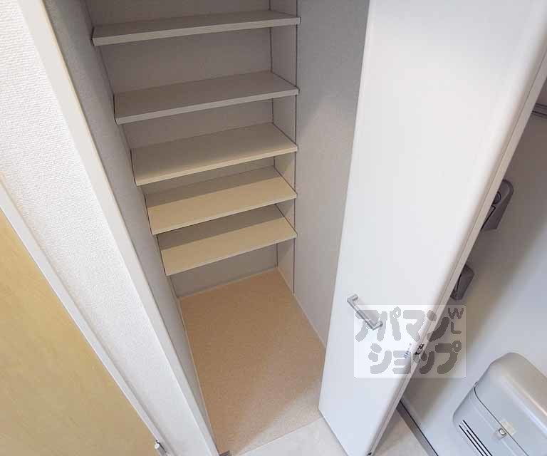 収納　これだけ広ければ玄関廻りもスッキリ。