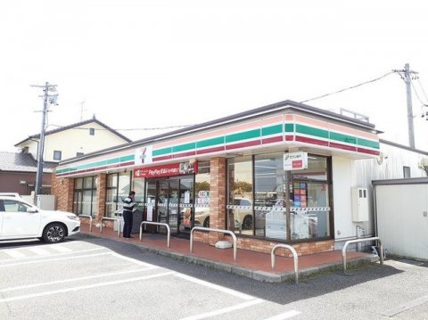 コンビニ　セブンイレブン 小牧下小針天神1丁目店（コンビニ）まで772m