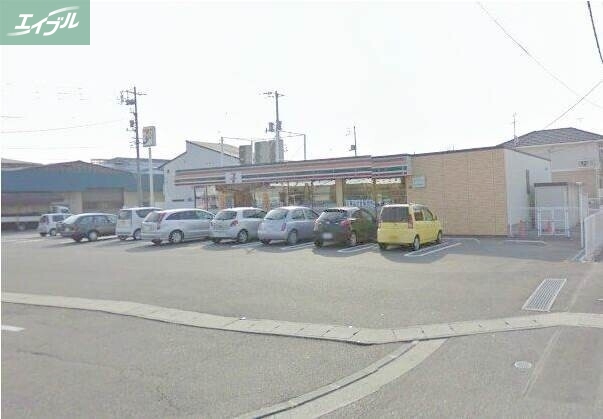 コンビニ　セブンイレブン岡山新保店（コンビニ）まで211m