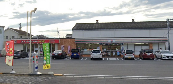 コンビニ　セブンイレブン四日市つんつく大橋（コンビニ）まで216m