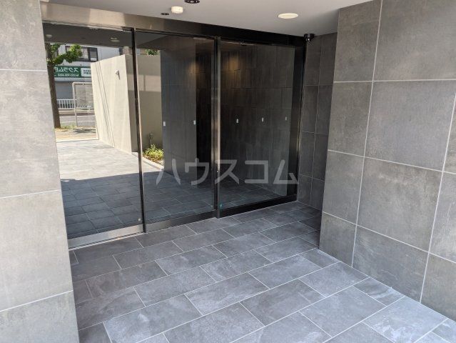 ルネフラッツ庄内通駅前の外観写真
