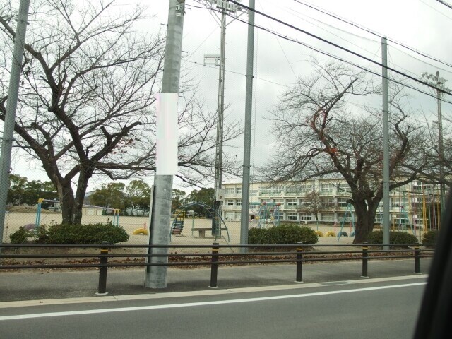 小学校　岡崎市立大門小学校（小学校）まで542m
