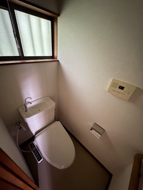 愛川町中津I貸家のトイレ写真