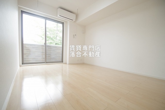 居室・リビング　明るい使いやすいお部屋♪