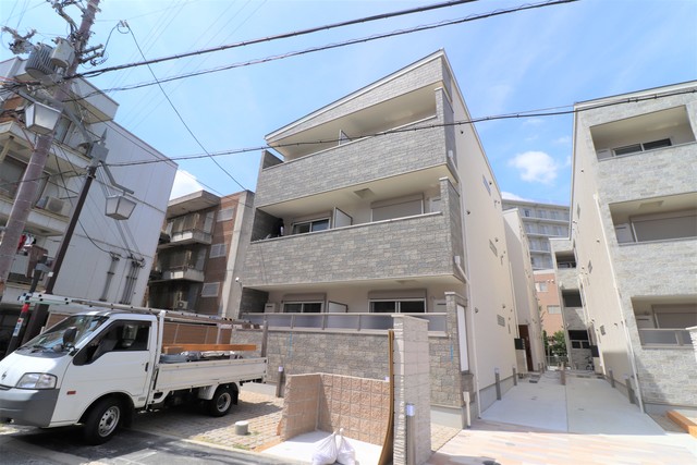 建物外観　クリエオーレ若草町２