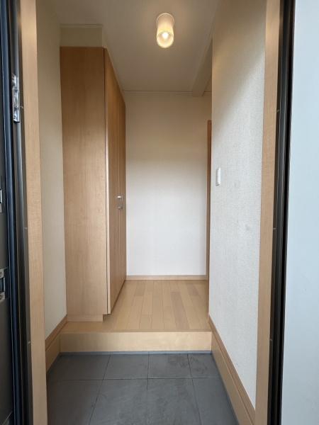 玄関　広々した玄関ホール