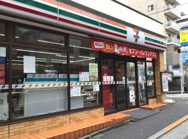 コンビニ　セブンイレブン新宿神楽坂駅西店（コンビニ）まで159m