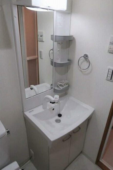 洗面設備　嬉しい独立洗面台付き。