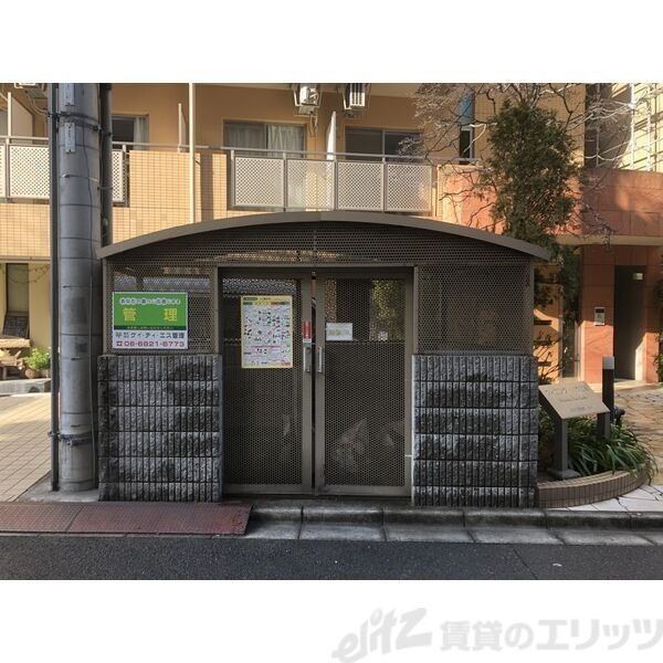 ウイニング・パラ江坂の外観写真