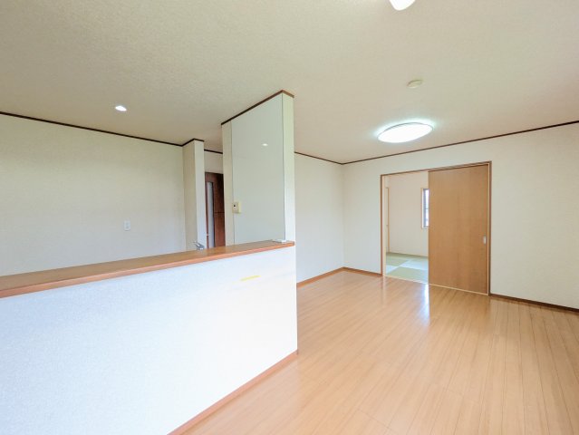 下浜田町戸建の居間写真