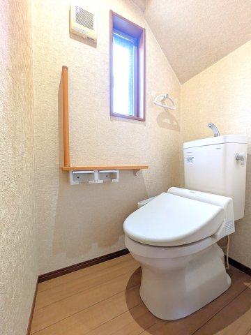 下浜田町戸建のトイレ写真