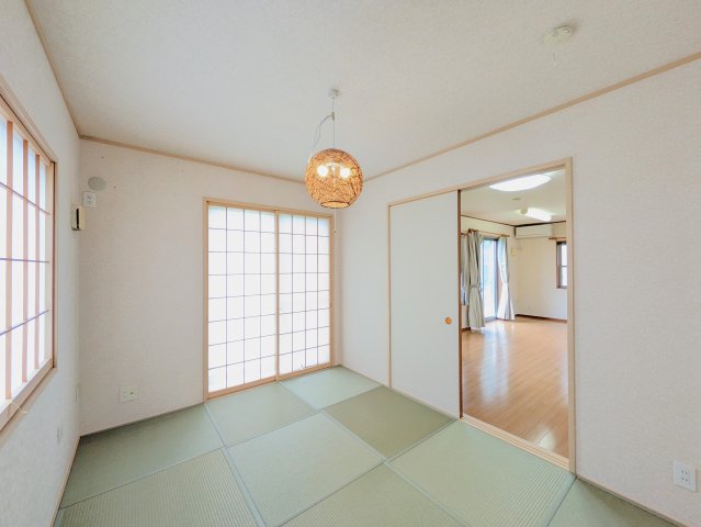 下浜田町戸建の居間写真