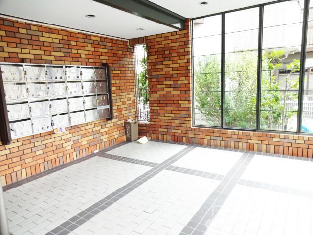 その他部屋・スペース　エントランスも広々としていてとてもキレイです！