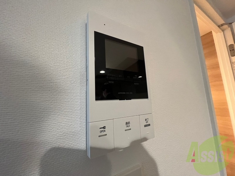 セキュリティ　ＴＶモニター付インターホンです。来客者の顔が見えるので安心！
