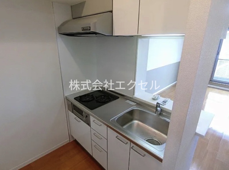 ＪＲ中央線 立川駅 バス乗車時間：15分 最寄りバス停で下車 徒歩3分 3階建 築20年のキッチン写真