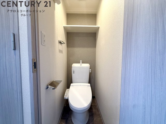 トイレ　温水洗浄便座付きです☆