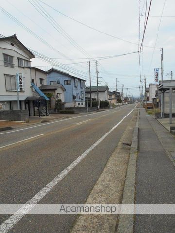 その他　前面道路（その他）まで0m