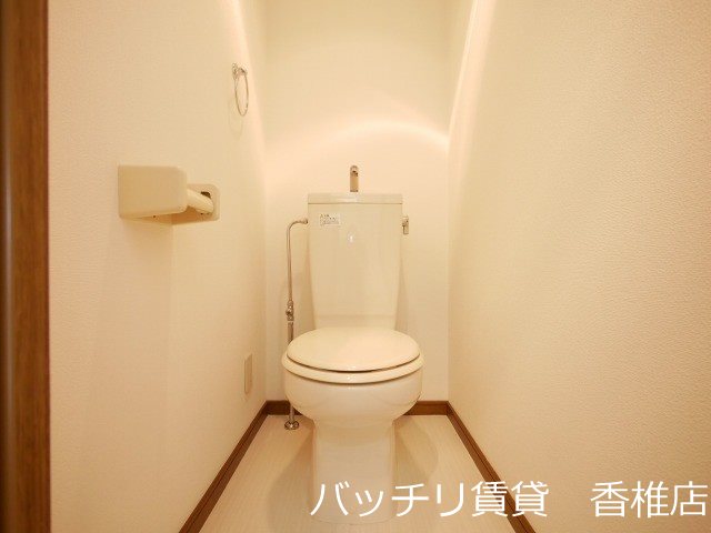 トイレ　別部屋写真の為現状を優先致します。