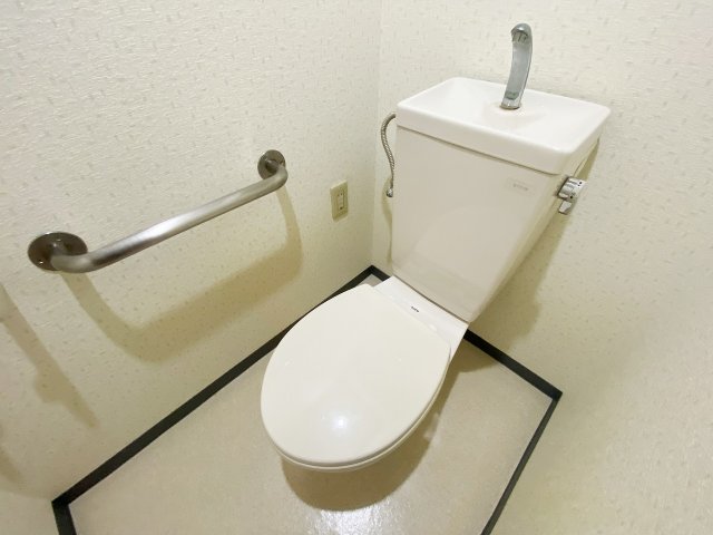 ＪＲ埼京線 戸田駅 徒歩9分 5階建 築31年のトイレ写真