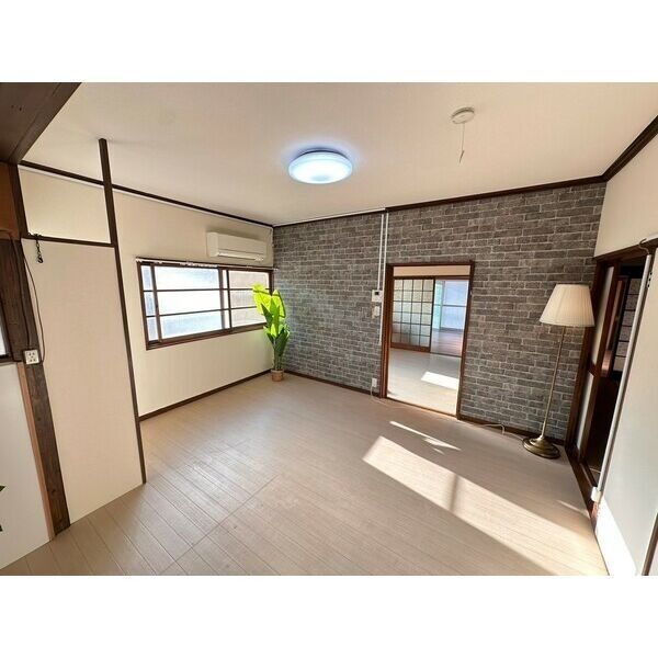 丸山町1丁目貸家の居間写真