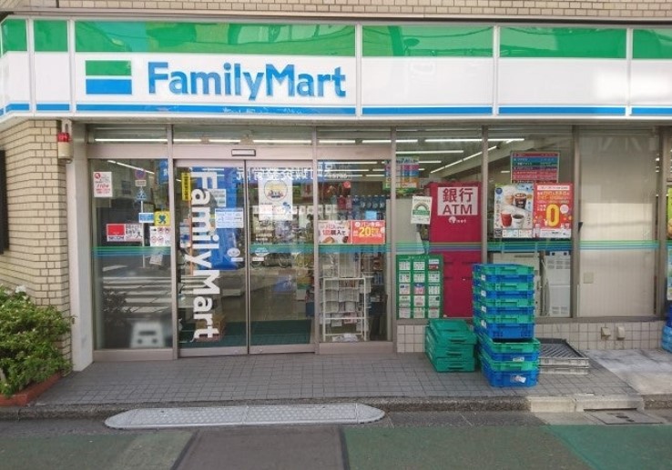 コンビニ　ファミリーマート神田神保町一丁目店（コンビニ）まで60m