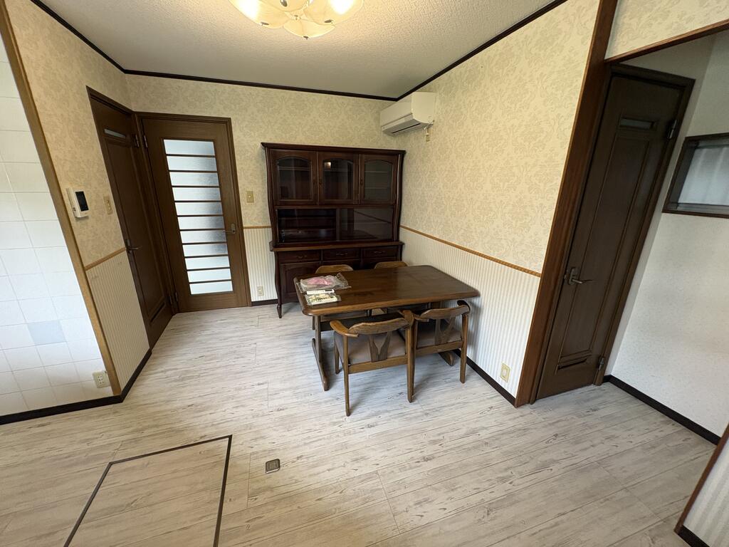 菊水通1丁目テラスハウスの居間写真