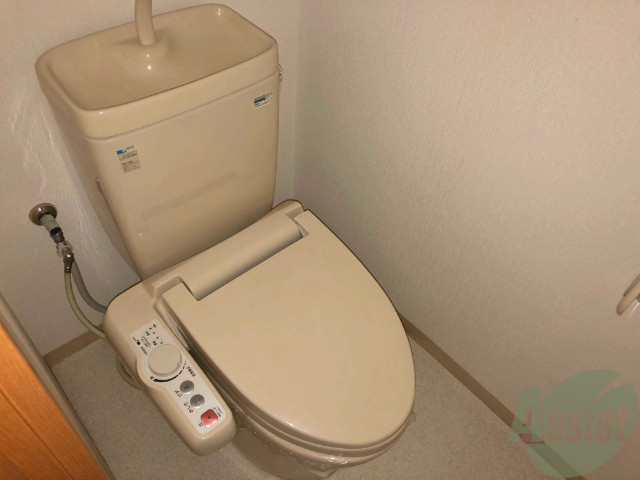 トイレ　各種機能付きなので安心してお過ごしください。