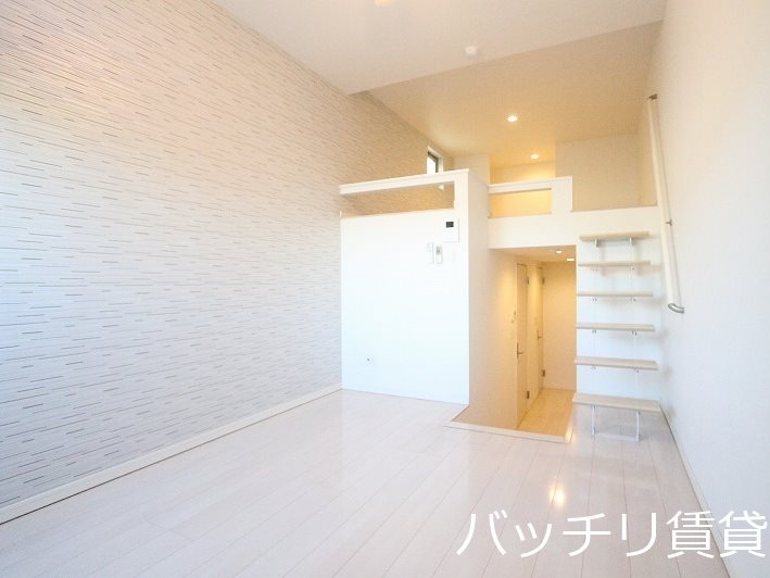 居室・リビング　同型タイプの為、現状優先とさせて頂きます。