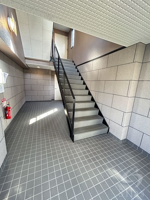 ＪＲおおさか東線 南吹田駅 徒歩9分 3階建 築27年の外観写真