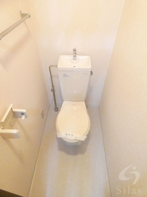 ＪＲおおさか東線 南吹田駅 徒歩9分 3階建 築27年のトイレ写真
