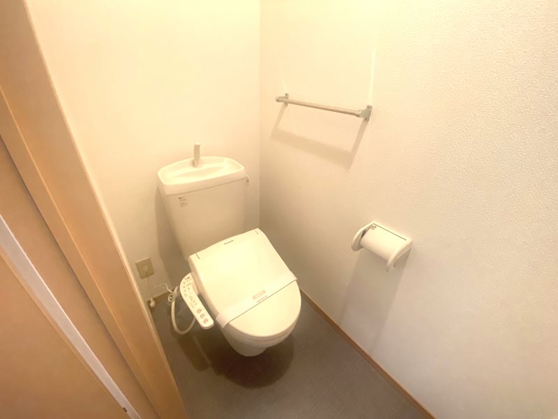 トイレ　トイレ※他号室の参考写真となります