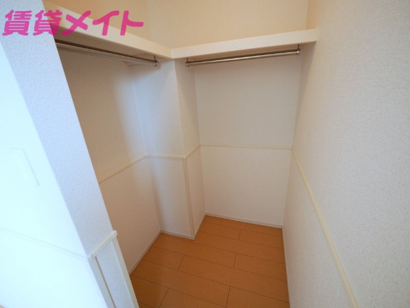 収納　同型参考写真