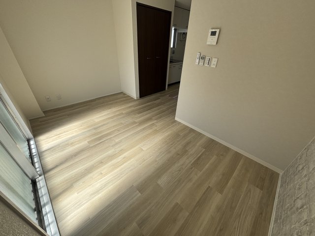 その他部屋・スペース　落ち着いた色調の寝室です