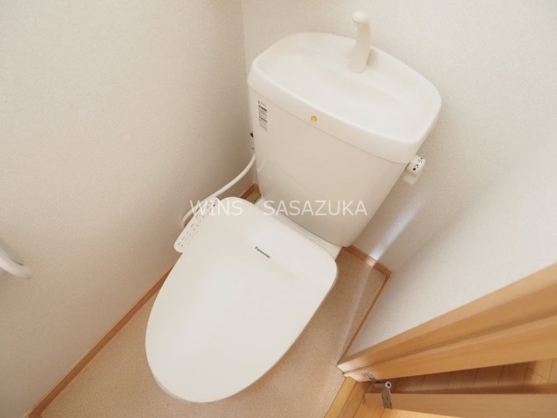 京王線 代田橋駅 徒歩6分 6階建 築17年のトイレ写真