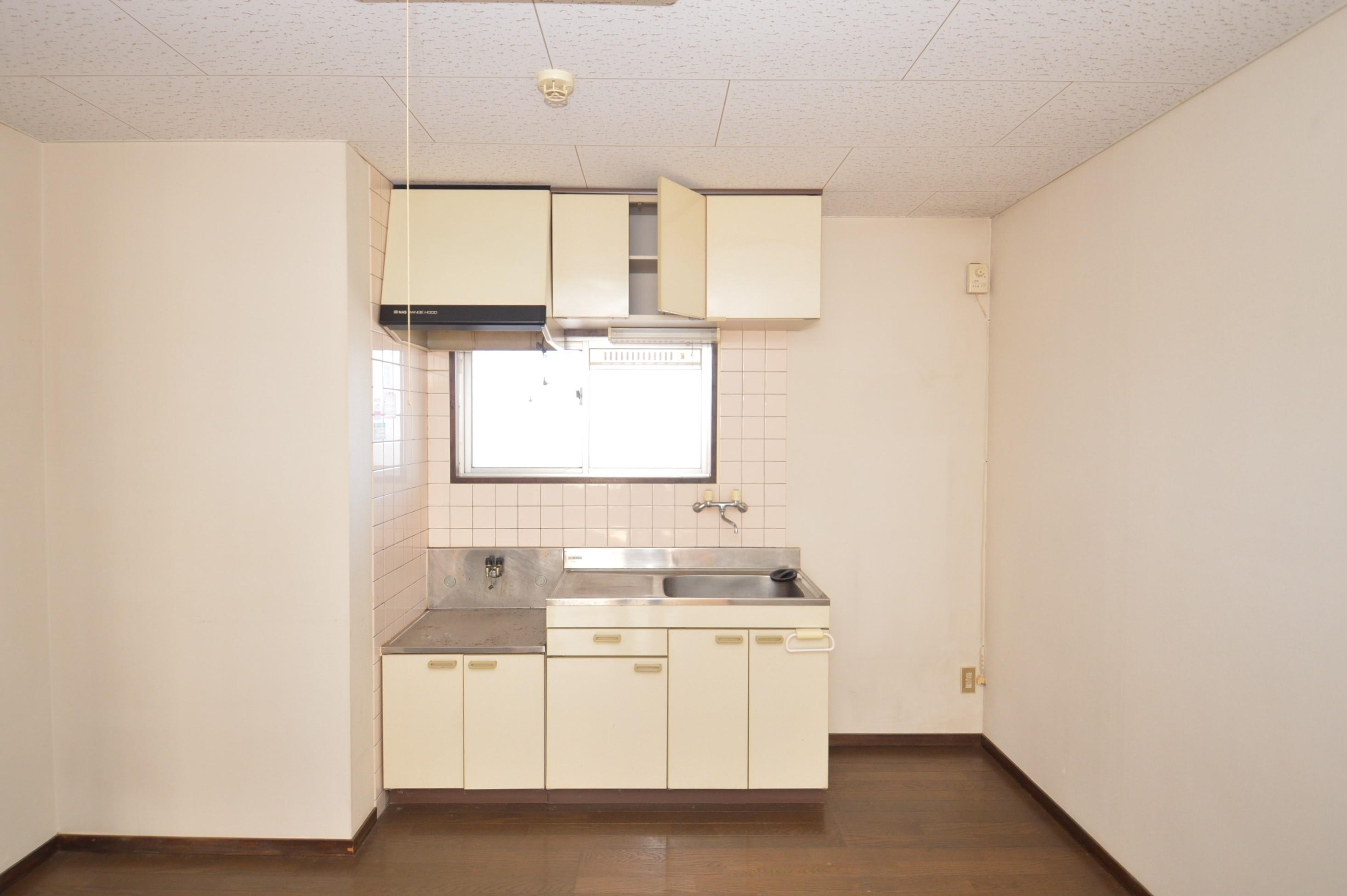 キッチン　（参考）他室の写真を使用しています。現況優先となります。