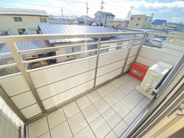 バルコニー　同物件別部屋の写真転用