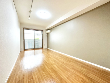 居室・リビング　※同物件他部屋の参考写真です。