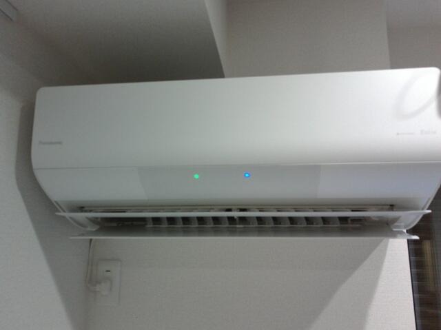 その他設備　エアコン２基設備です
