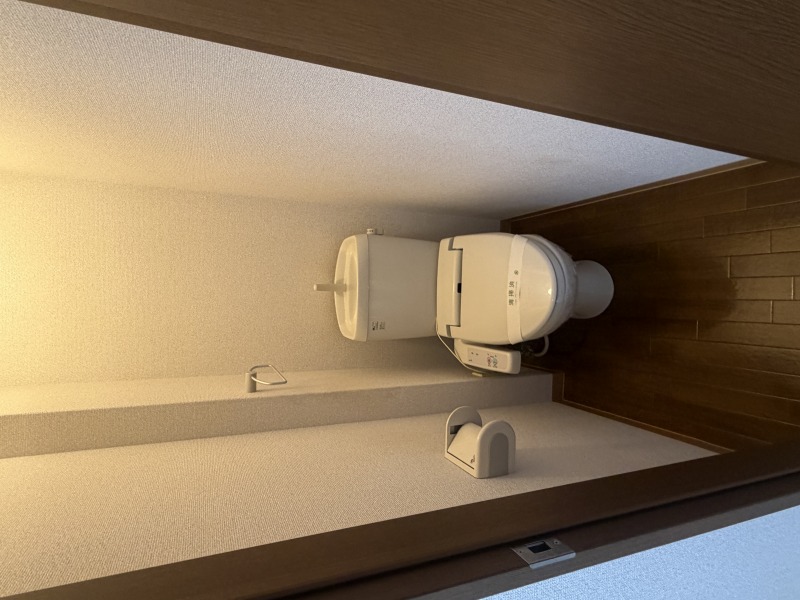 トイレ　温水洗浄便座