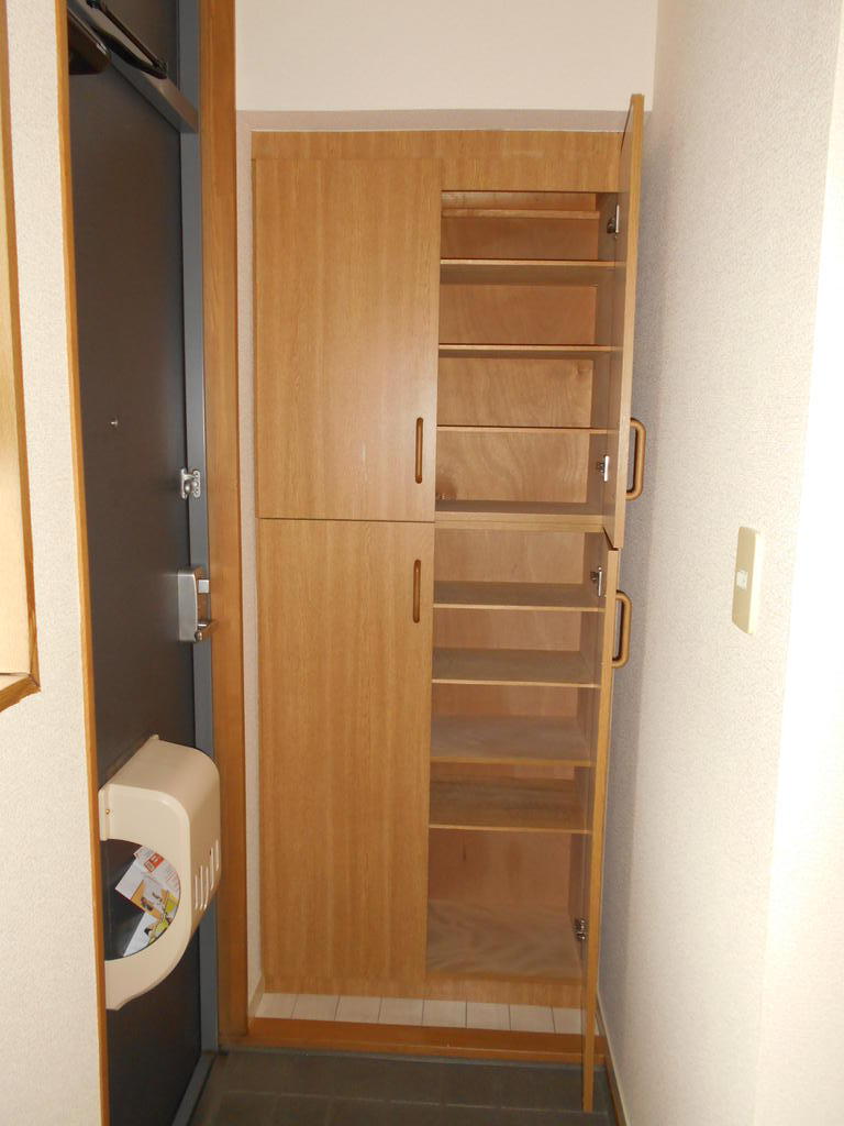 セゾン葉山の玄関写真