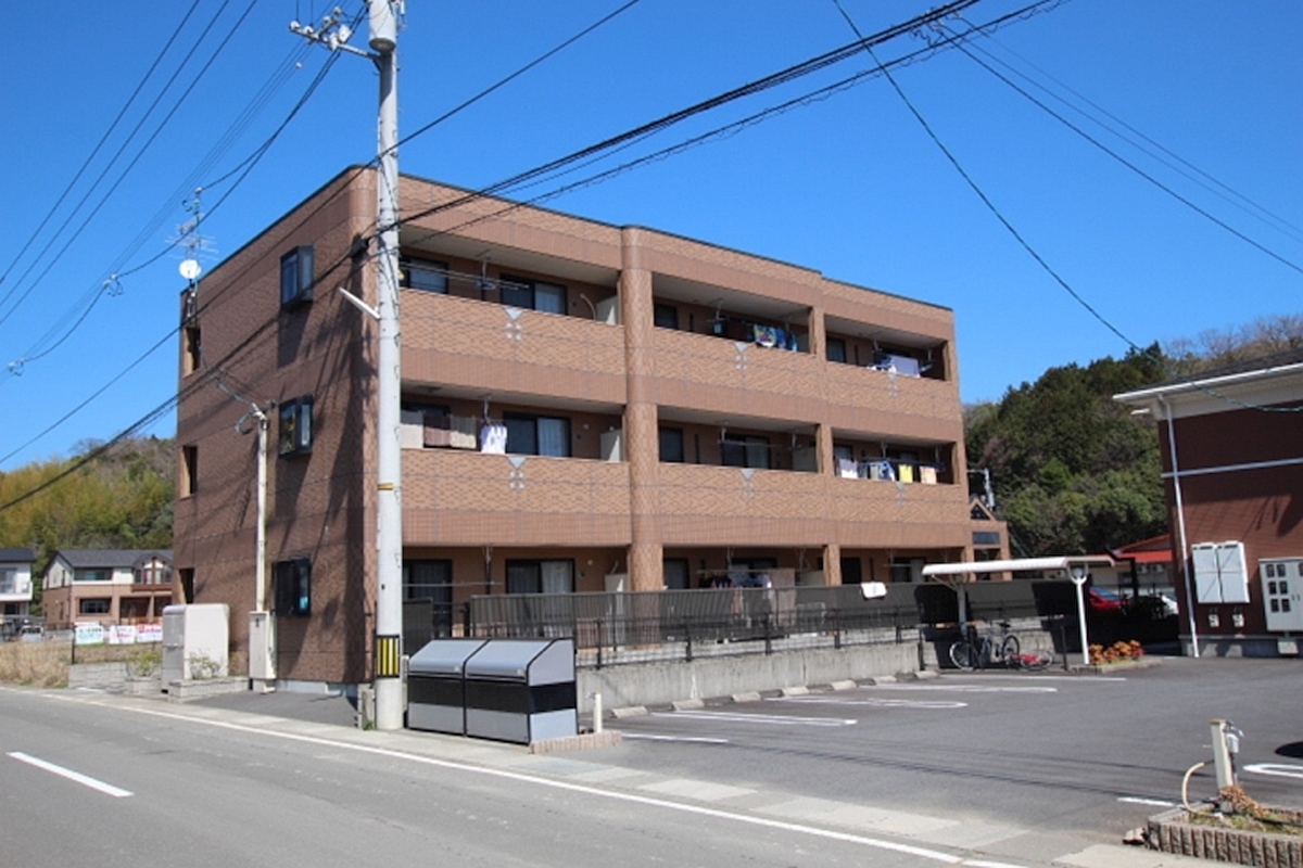 建物外観　ようこそ！古津賀ヒルズへ