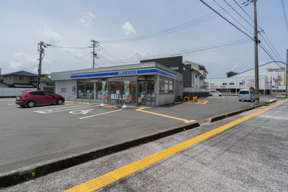 コンビニ　ローソン四万十古津賀三丁目店（コンビニ）まで755m