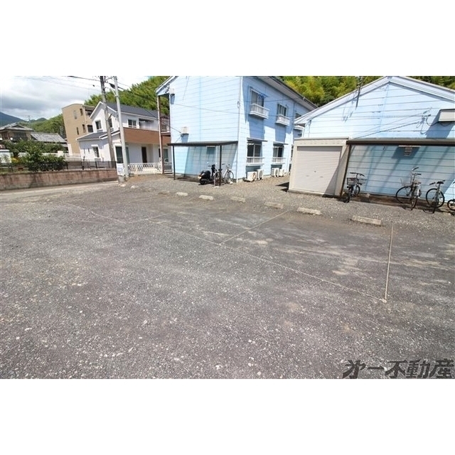 駐車場　駐車場