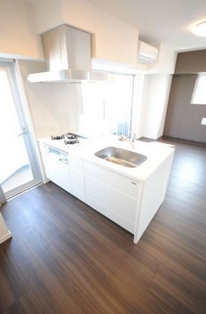 キッチン　★シンクとコンロ間のスペースがあり、料理のしやすさ◎★