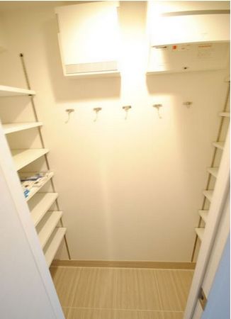 収納　★シューズインクローゼット★