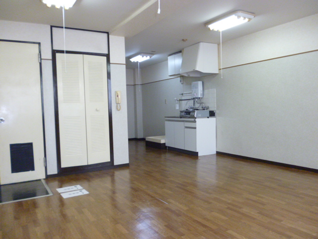 ハイム荒川の居間写真