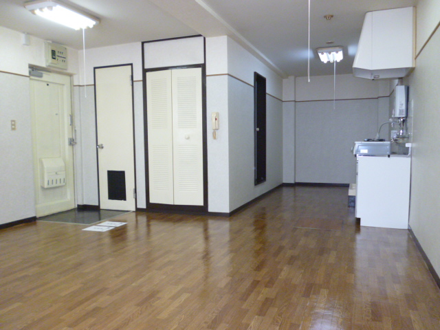 ハイム荒川の居間写真