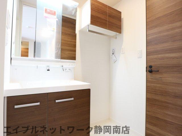 洗面設備　スペースが確保できる洗面所です